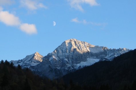 Mond überm Polinik