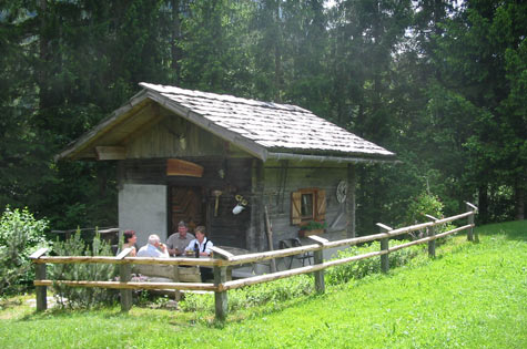 Hütte